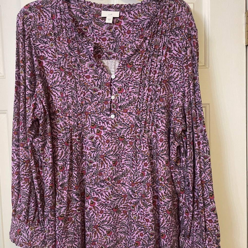 J. Jill Purple V-Neck Blouse with 3/4 Sleeves and Mandarin Collar